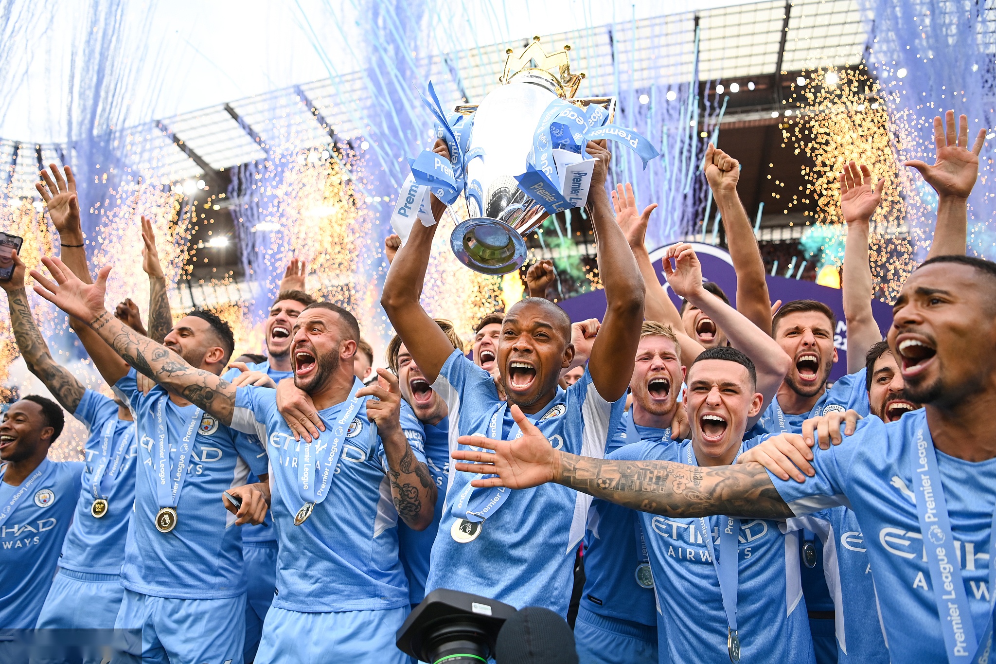 一个丢点球 一个丢点球